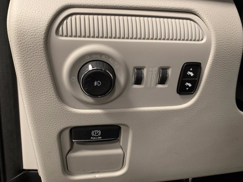 Used 2023 Jeep Wagoneer Series II w/ Premium Group I AWD/4WD image 18