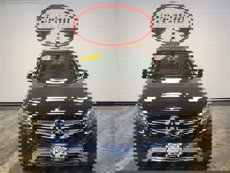 Used 2017 Mercedes-Benz GLC 300 4MATIC image 5