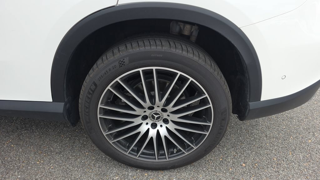 Certified 2025 Mercedes-Benz GLC 300 image 10