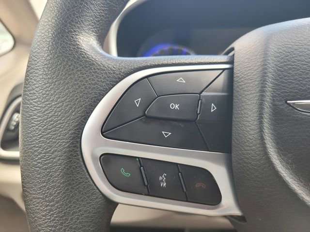 Used 2018 Chrysler Pacifica LX image 27