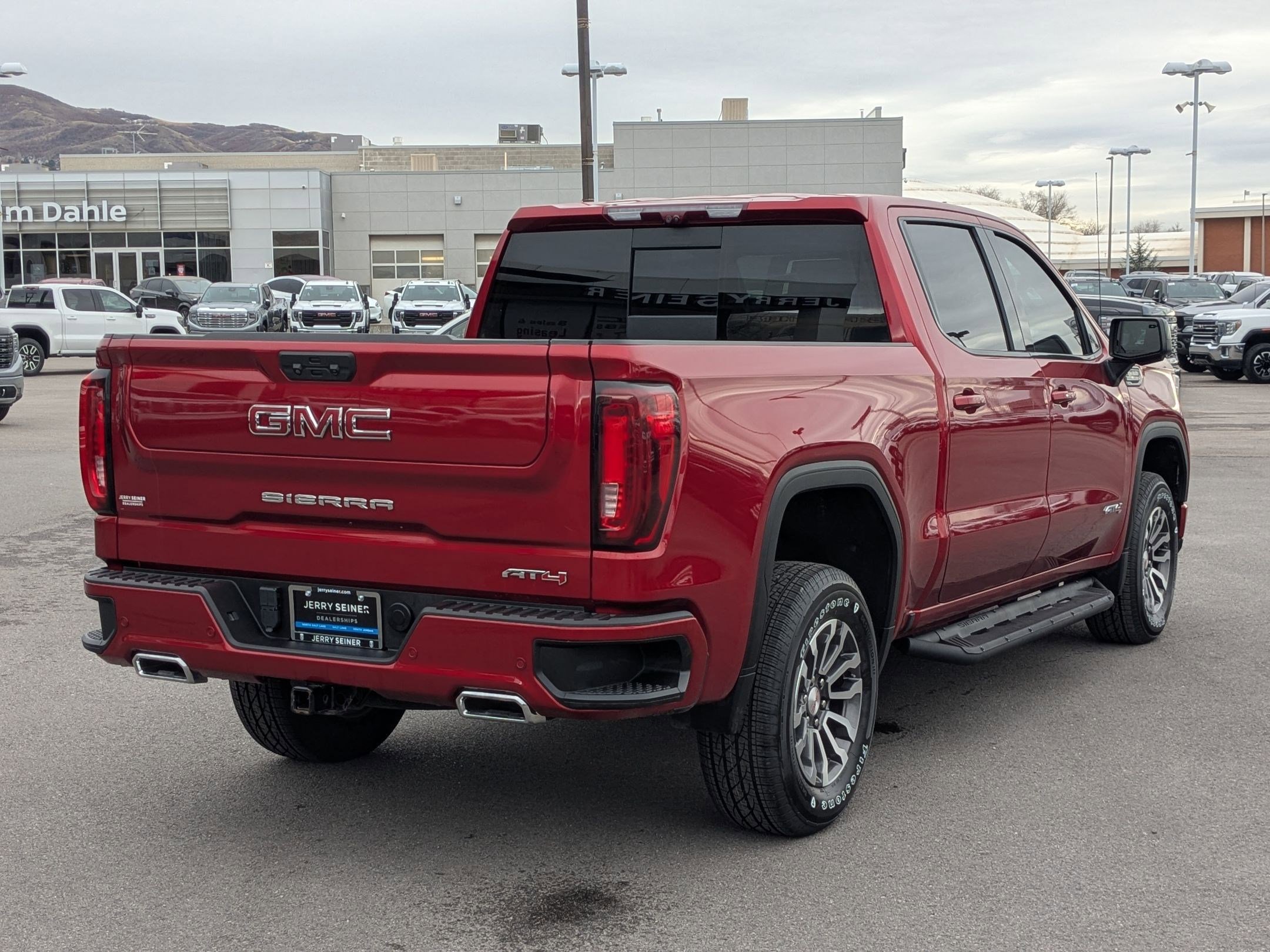 Certified 2022 GMC Sierra 1500 AT4 w/ AT4 Premium Package image 6