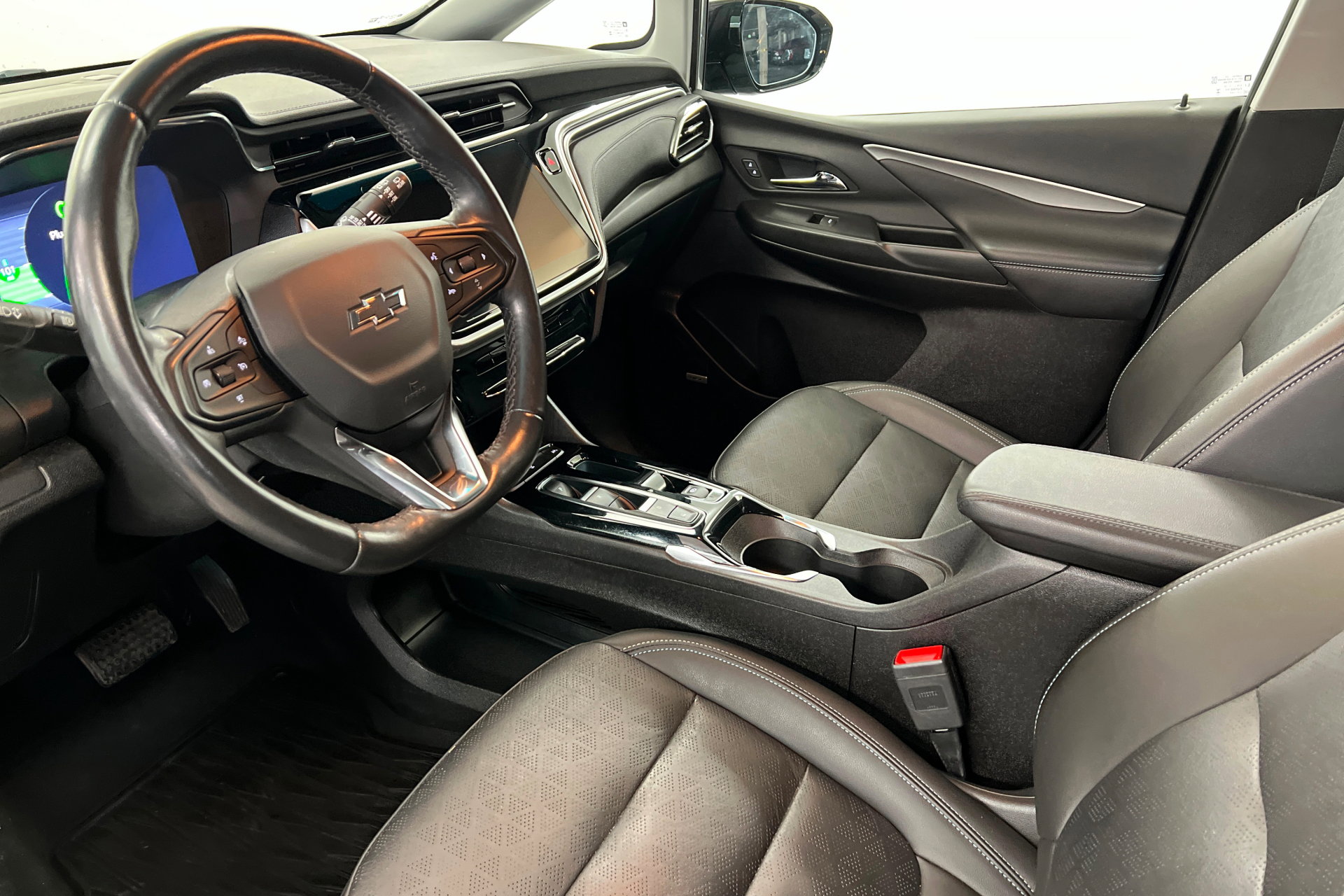 Certified 2023 Chevrolet Bolt LT w/ Infotainment Package image 16