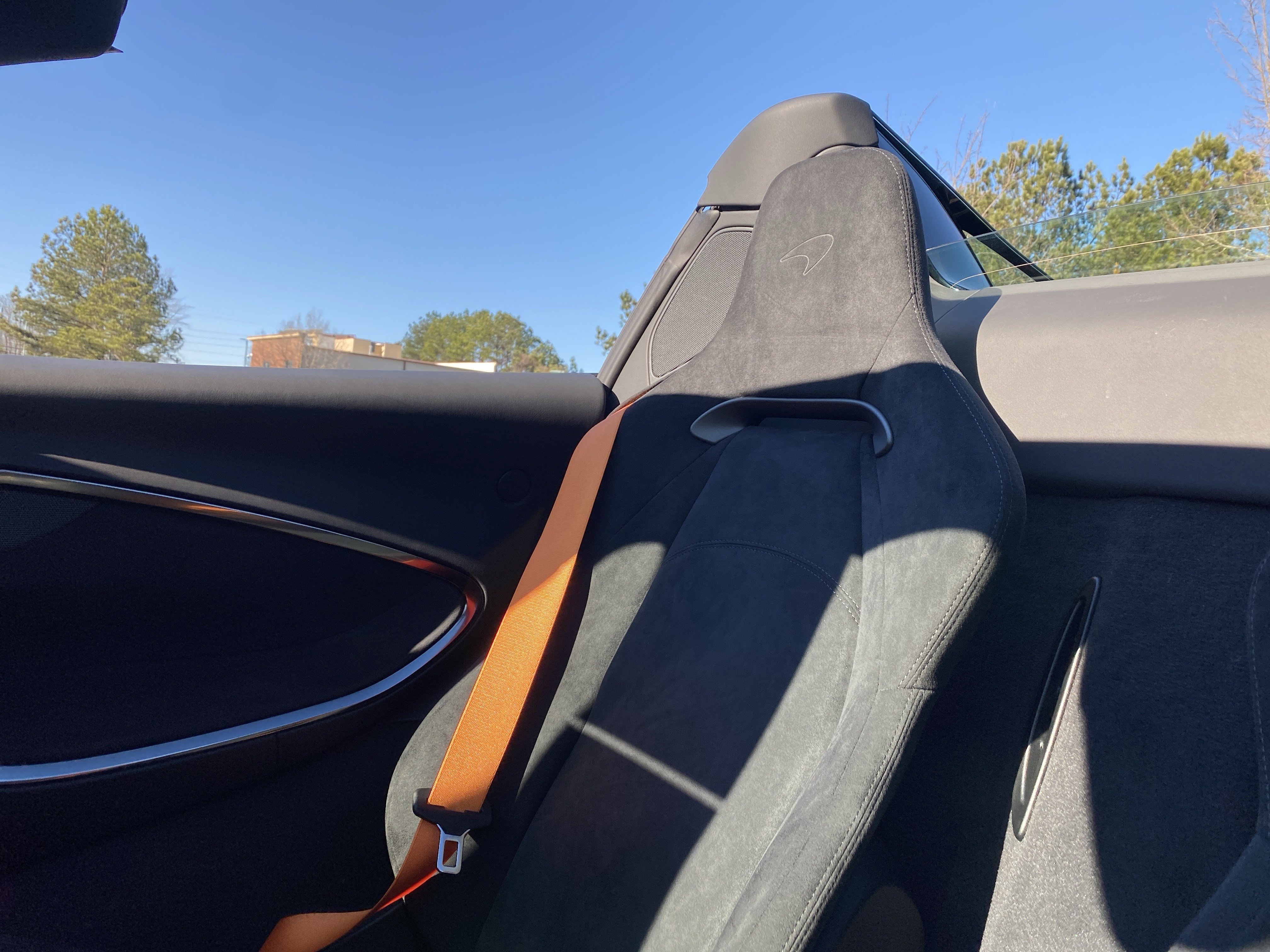 Used 2025 McLaren Artura Spider image 18