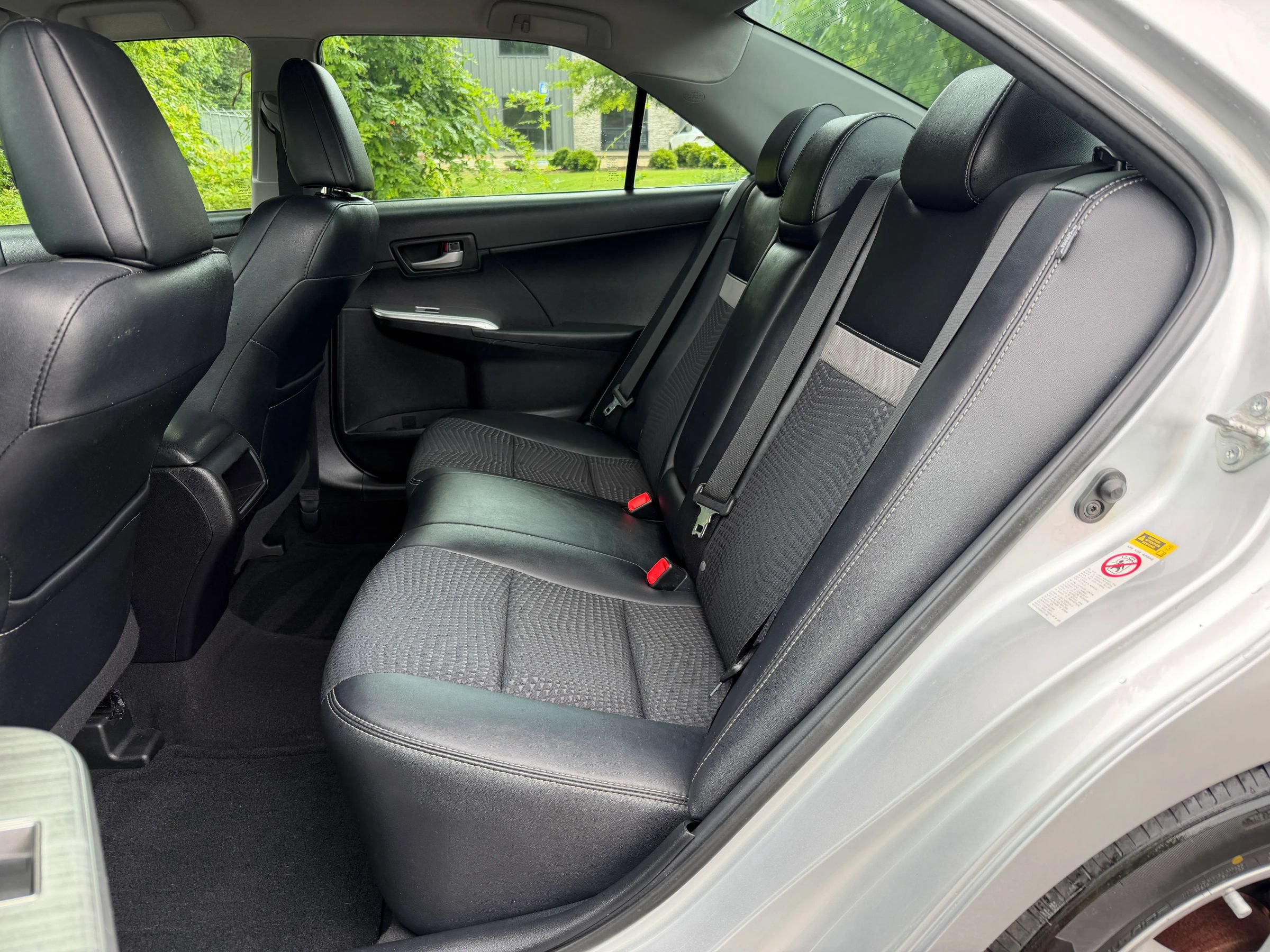 Used 2013 Toyota Camry SE FWD image 12