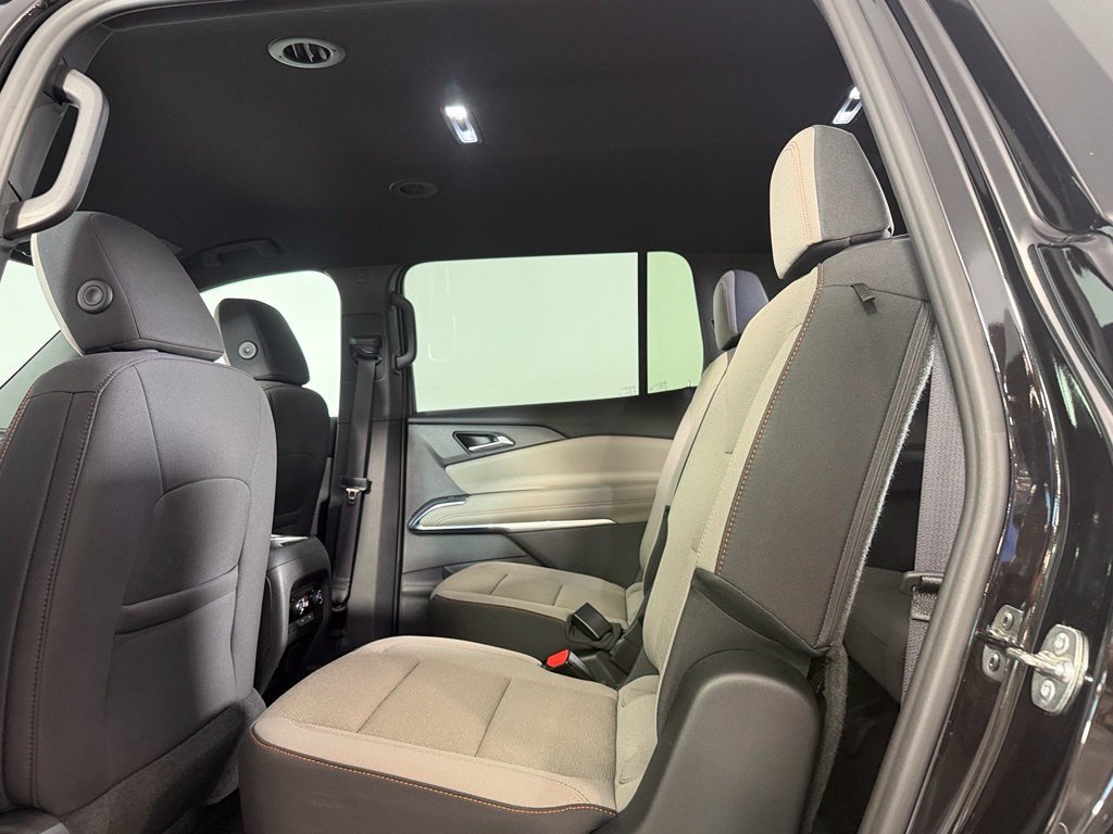 Used 2026 Chevrolet Traverse LT w/ Driver Confidence Package FWD image 17