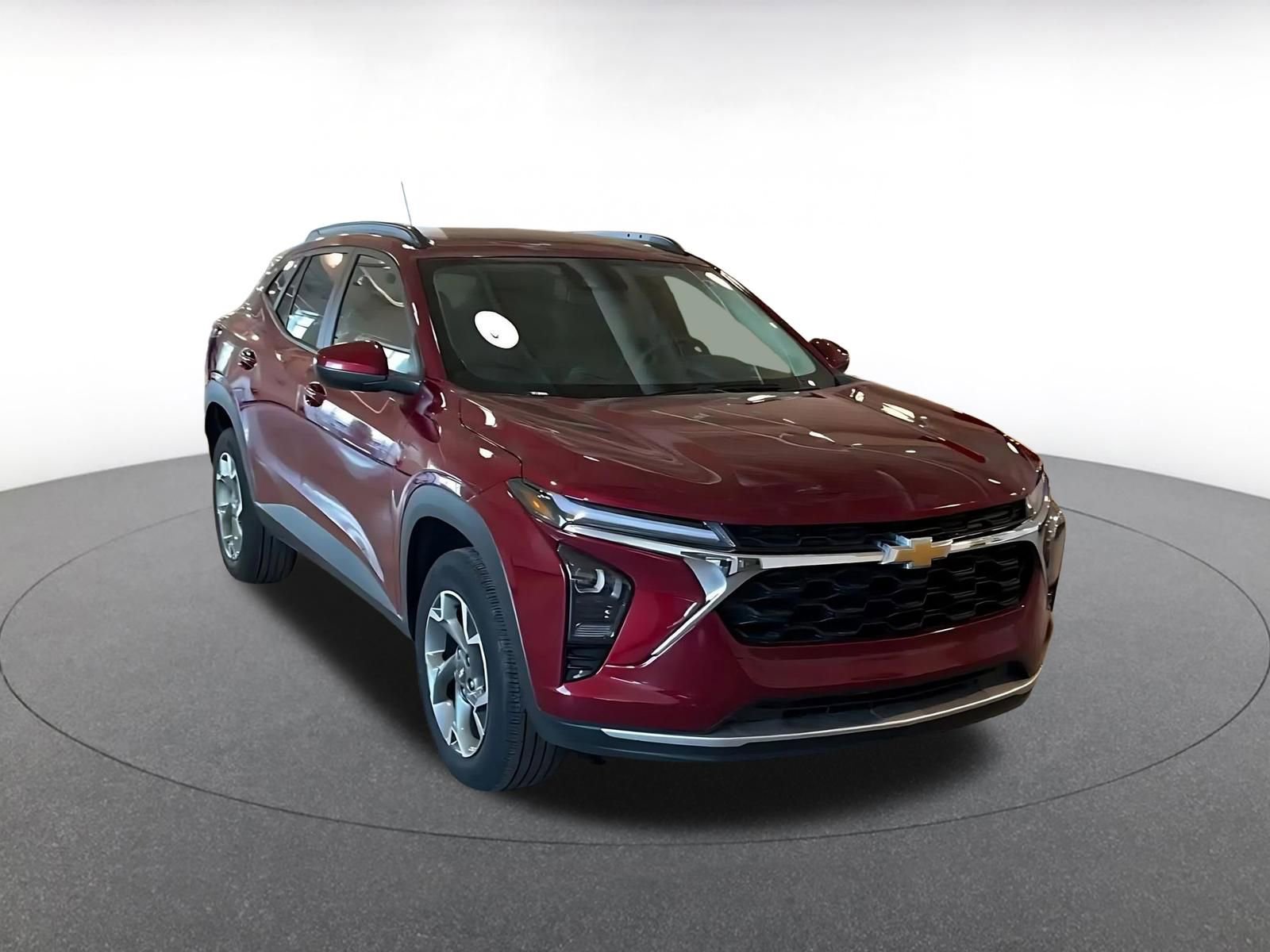 Used 2025 Chevrolet Trax LT FWD image 3