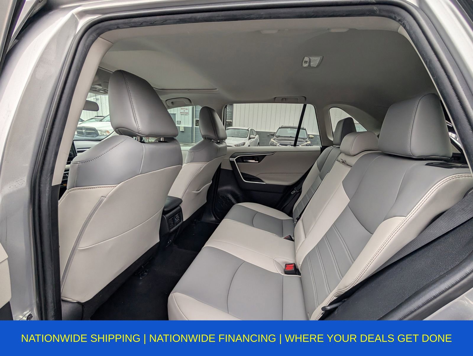 Used 2021 Toyota RAV4 XLE Premium image 22