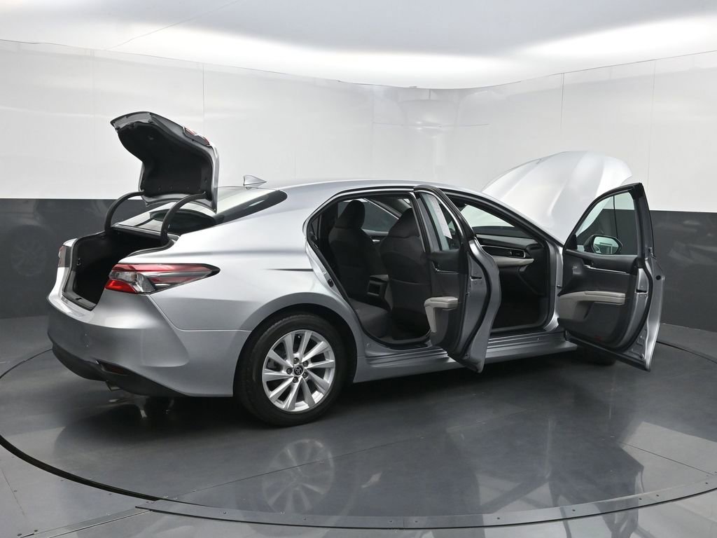 Used 2022 Toyota Camry LE FWD image 37