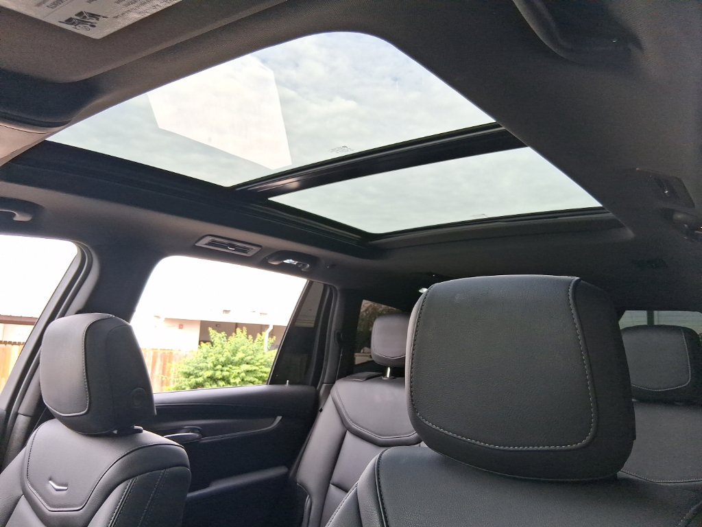 Certified 2025 Cadillac XT6 Luxury w/ LPO, Red Accent Package FWD image 21