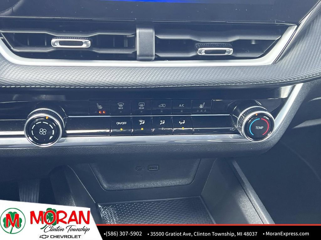 Used 2025 Chevrolet Equinox LT image 22