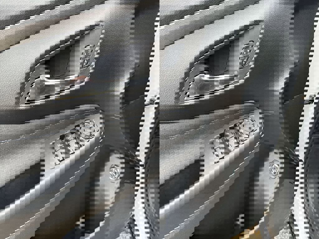 Certified 2024 Buick Envista Sport Touring w/ Convenience I Package FWD image 14