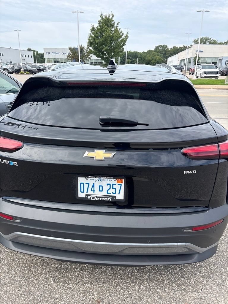 Used 2025 Chevrolet Blazer EV LT AWD/4WD image 6