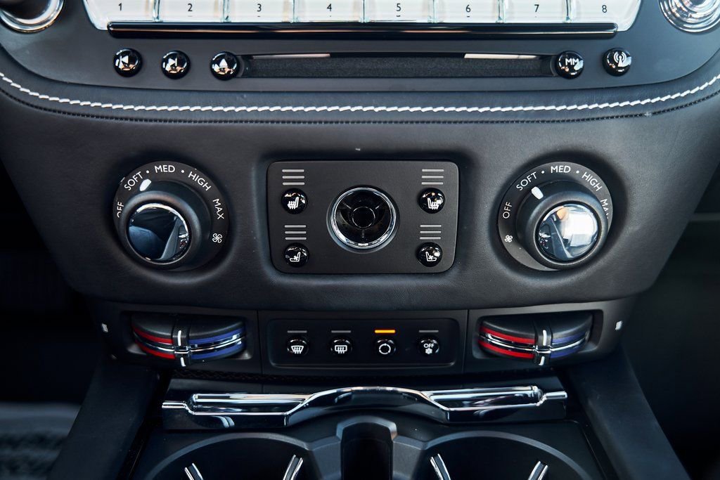 Used 2020 Rolls-Royce Wraith image 52