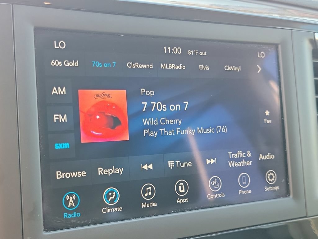 Used 2019 Chrysler Pacifica Touring-L FWD image 27