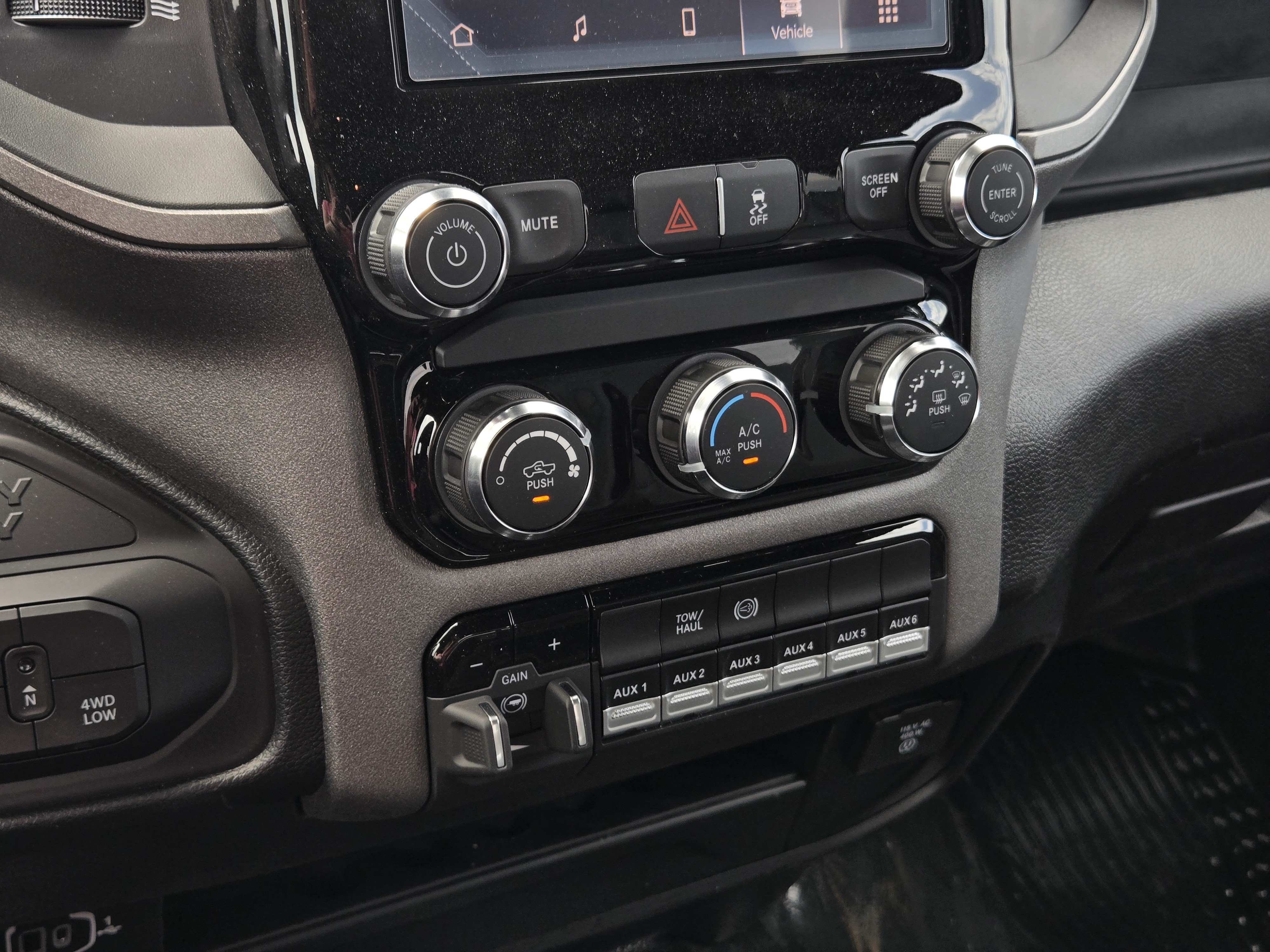 New 2026 RAM 2500 Tradesman w/ Chrome Appearance Group AWD/4WD image 13