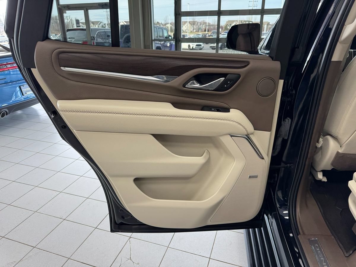 Used 2023 GMC Yukon Denali AWD/4WD image 44