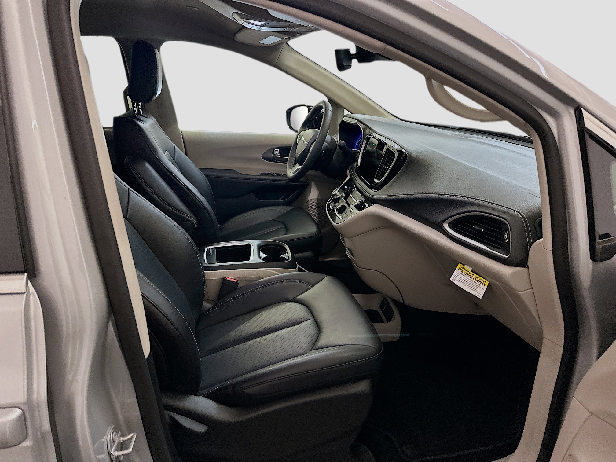 Used 2024 Chrysler Pacifica Touring-L image 33