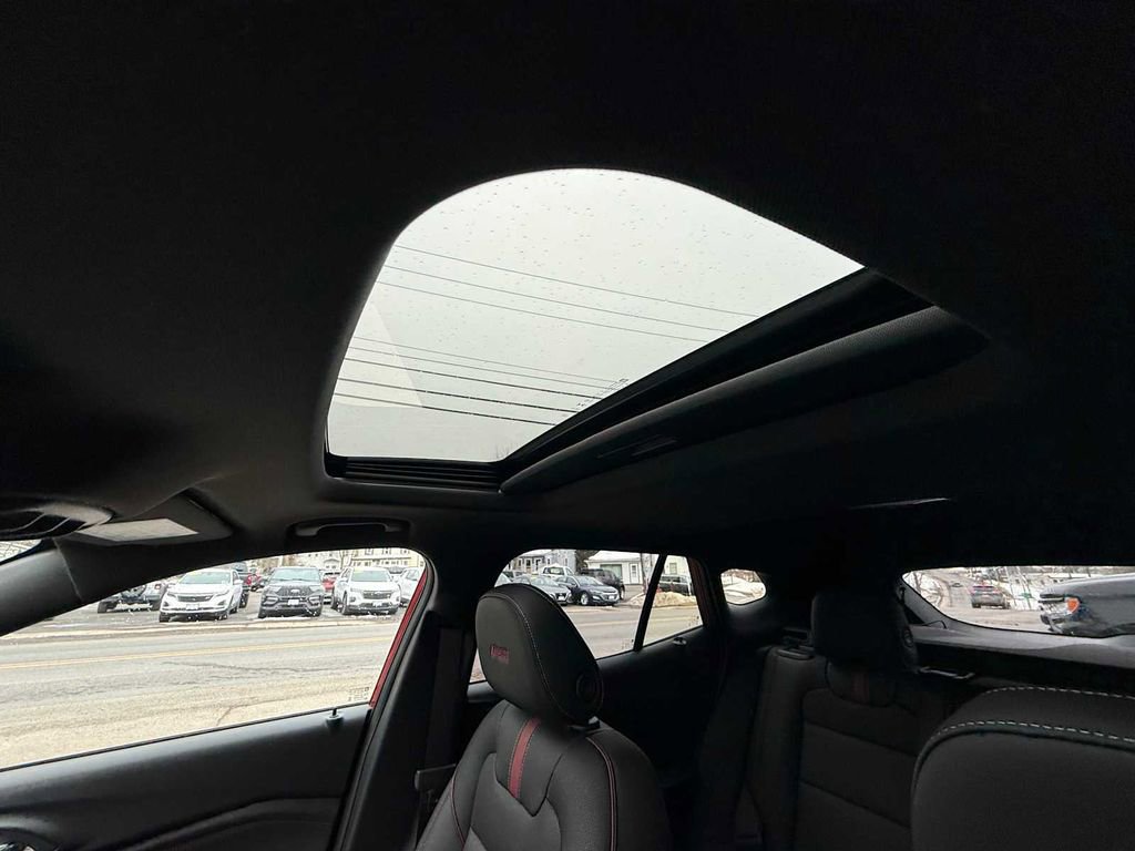 New 2026 Chevrolet Trax RS w/ Sunroof Package image 15