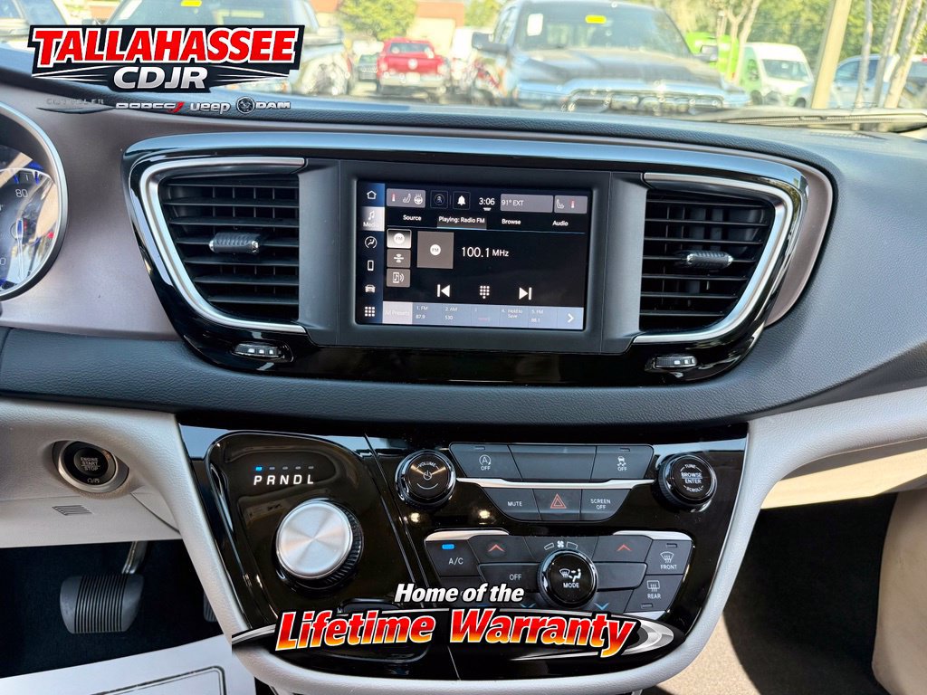 Used 2023 Chrysler Voyager LX FWD image 30