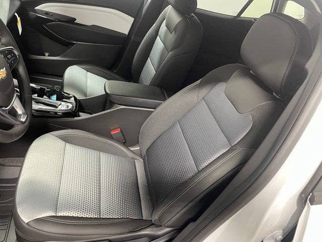 New 2026 Chevrolet Trax LT w/ Driver Confidence Package FWD image 12