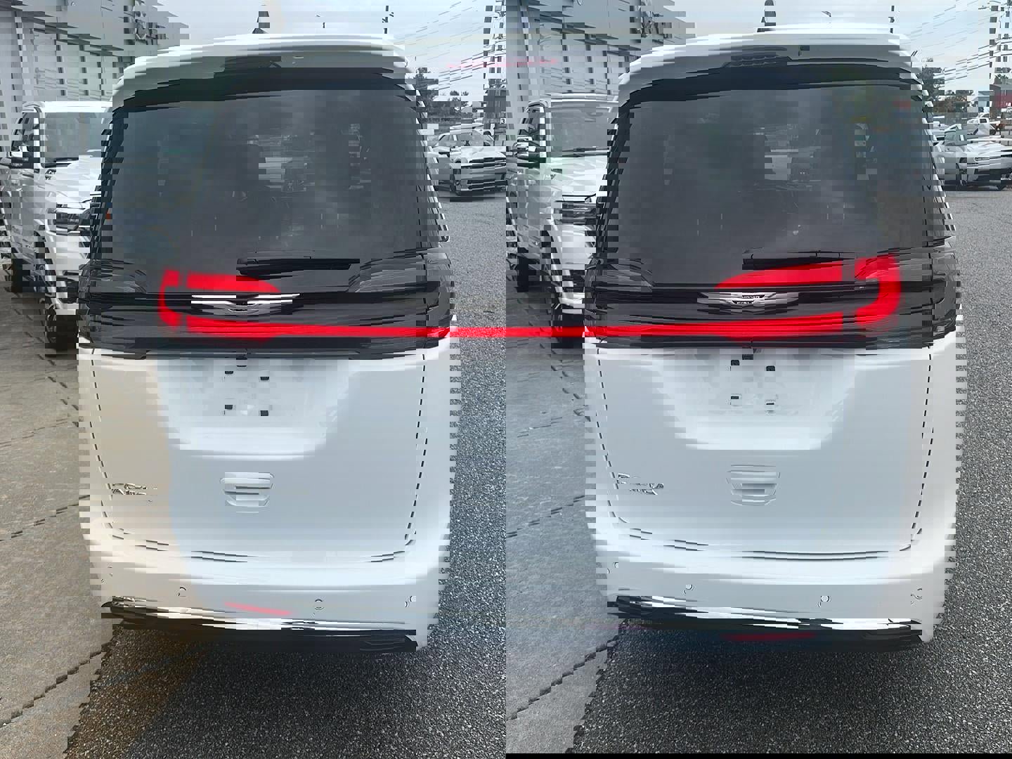 New 2026 Chrysler Pacifica Select image 8