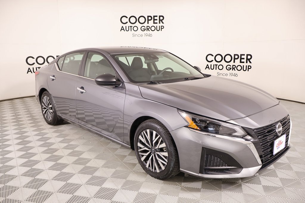 Used 2024 Nissan Altima 2.5 SV