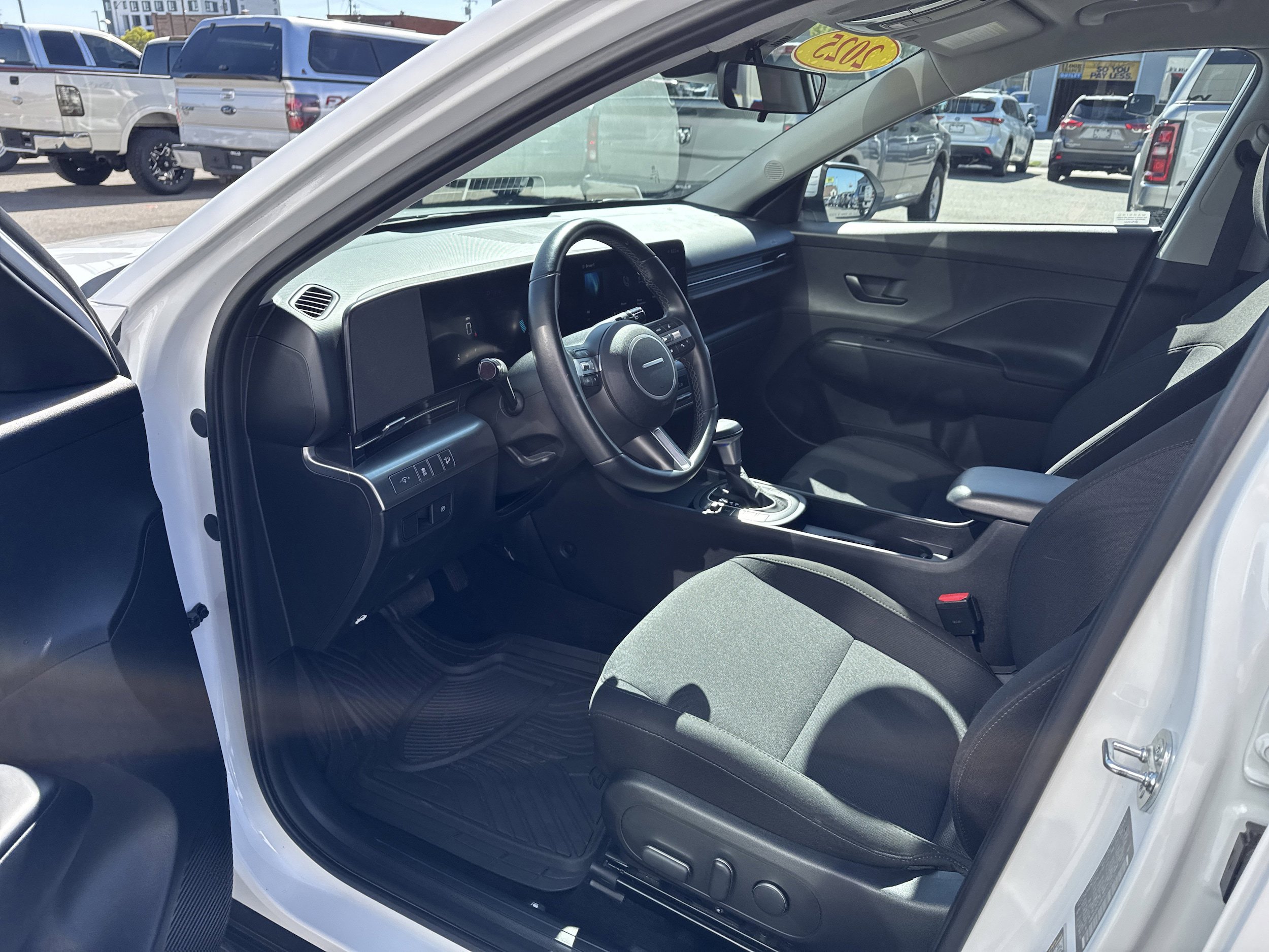 Used 2025 Hyundai Kona SEL AWD/4WD image 2