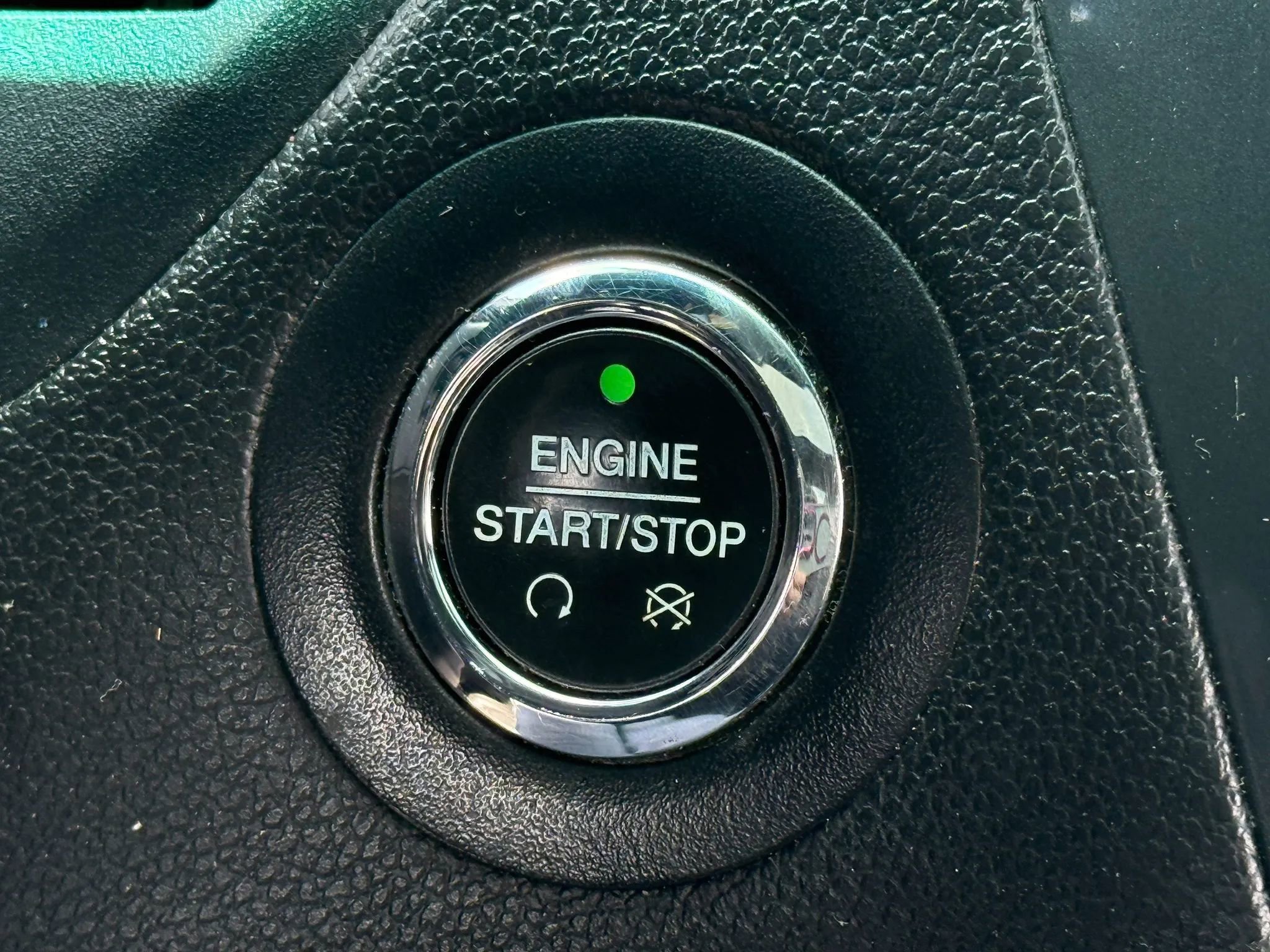 Used 2016 Ford Explorer XLT w/ Equipment Group 202A FWD image 27