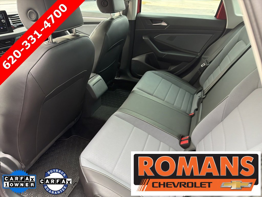 Used 2025 Volkswagen Jetta SE image 18