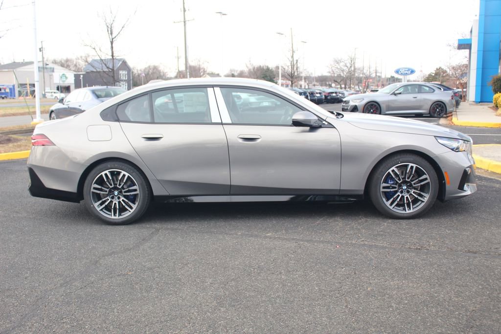 Used 2026 BMW 530i xDrive w/ M Sport Package AWD/4WD image 11