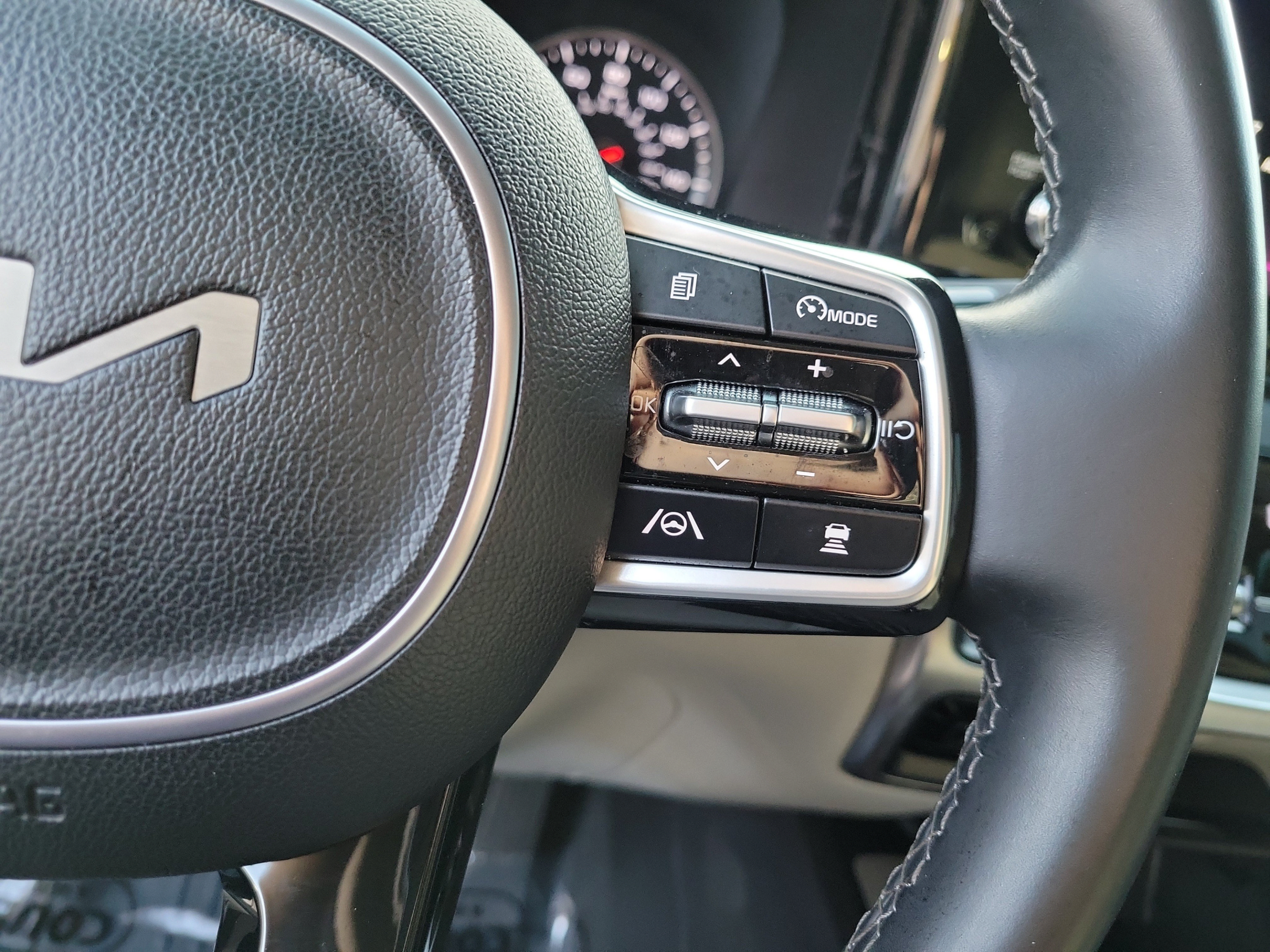 Certified 2023 Kia Sorento X-Line EX AWD/4WD image 24