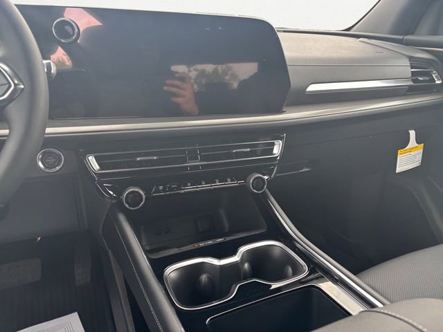 New 2026 Chevrolet Traverse LT w/ Midnight/Sport Edition AWD/4WD image 11