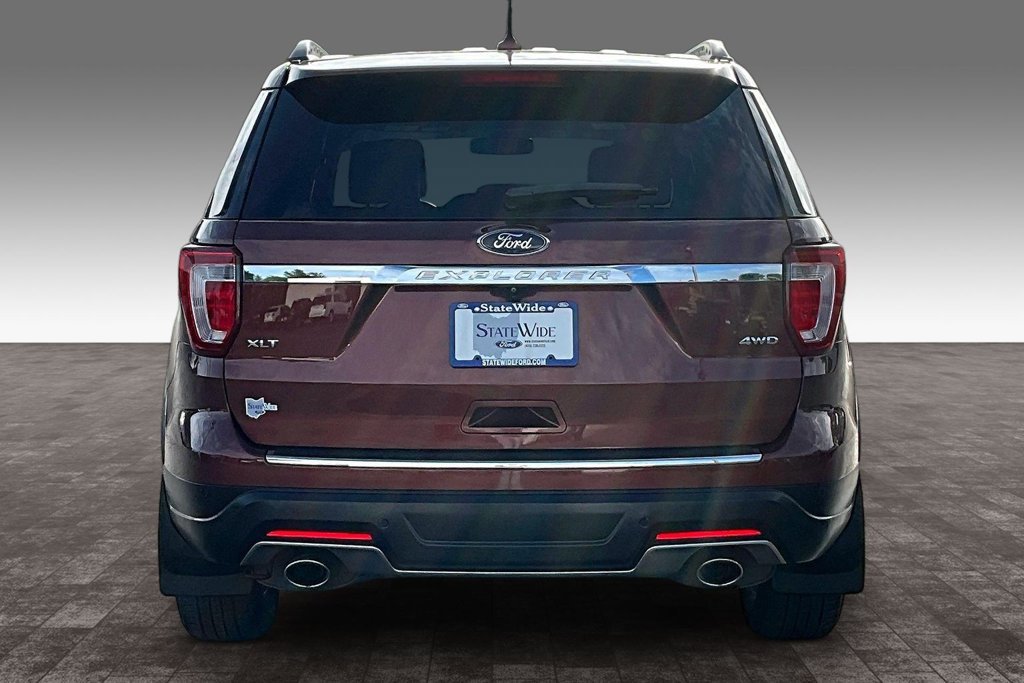 Used 2018 Ford Explorer XLT w/ Equipment Group 202A AWD/4WD image 28