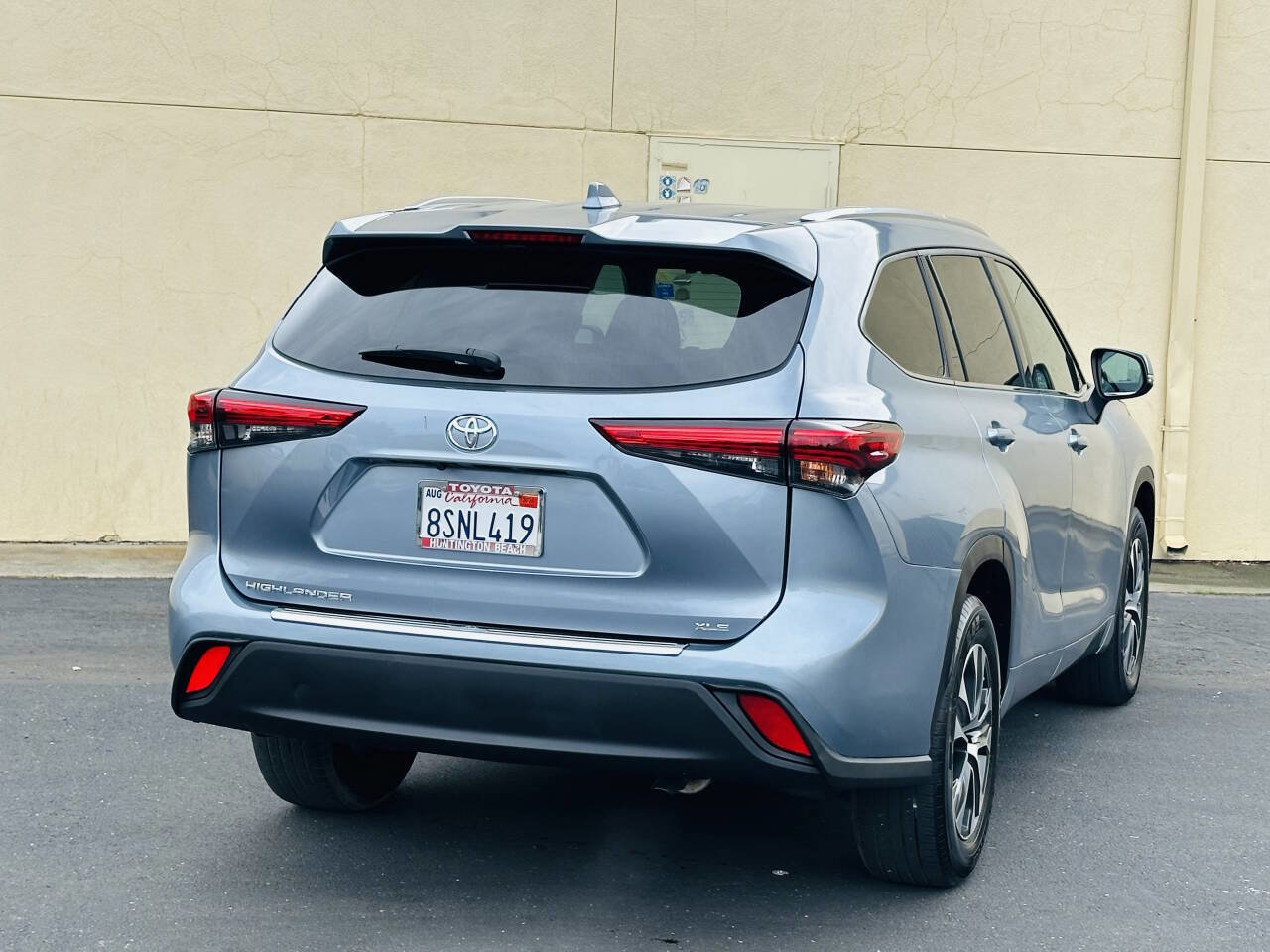 Used 2020 Toyota Highlander XLE FWD image 5