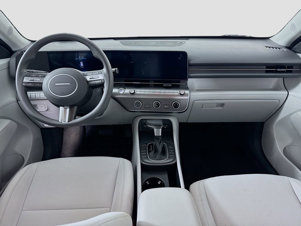 Certified 2025 Hyundai Kona SE image 36