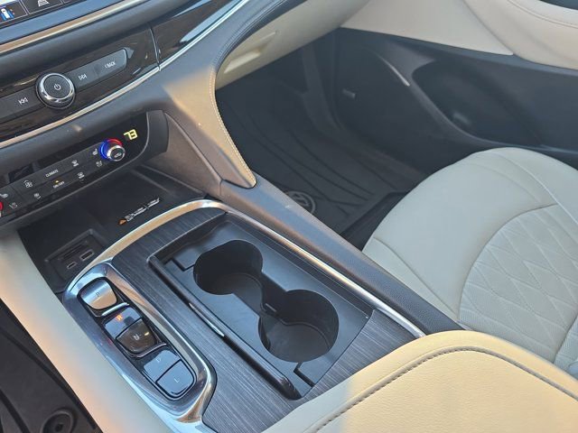 Used 2023 Buick Enclave Avenir image 25