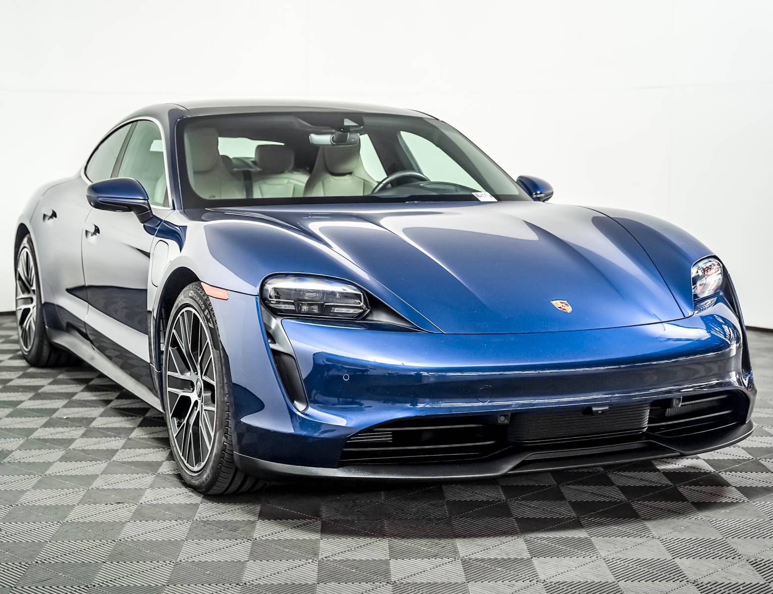 Certified 2023 Porsche Taycan 4S AWD/4WD image 8