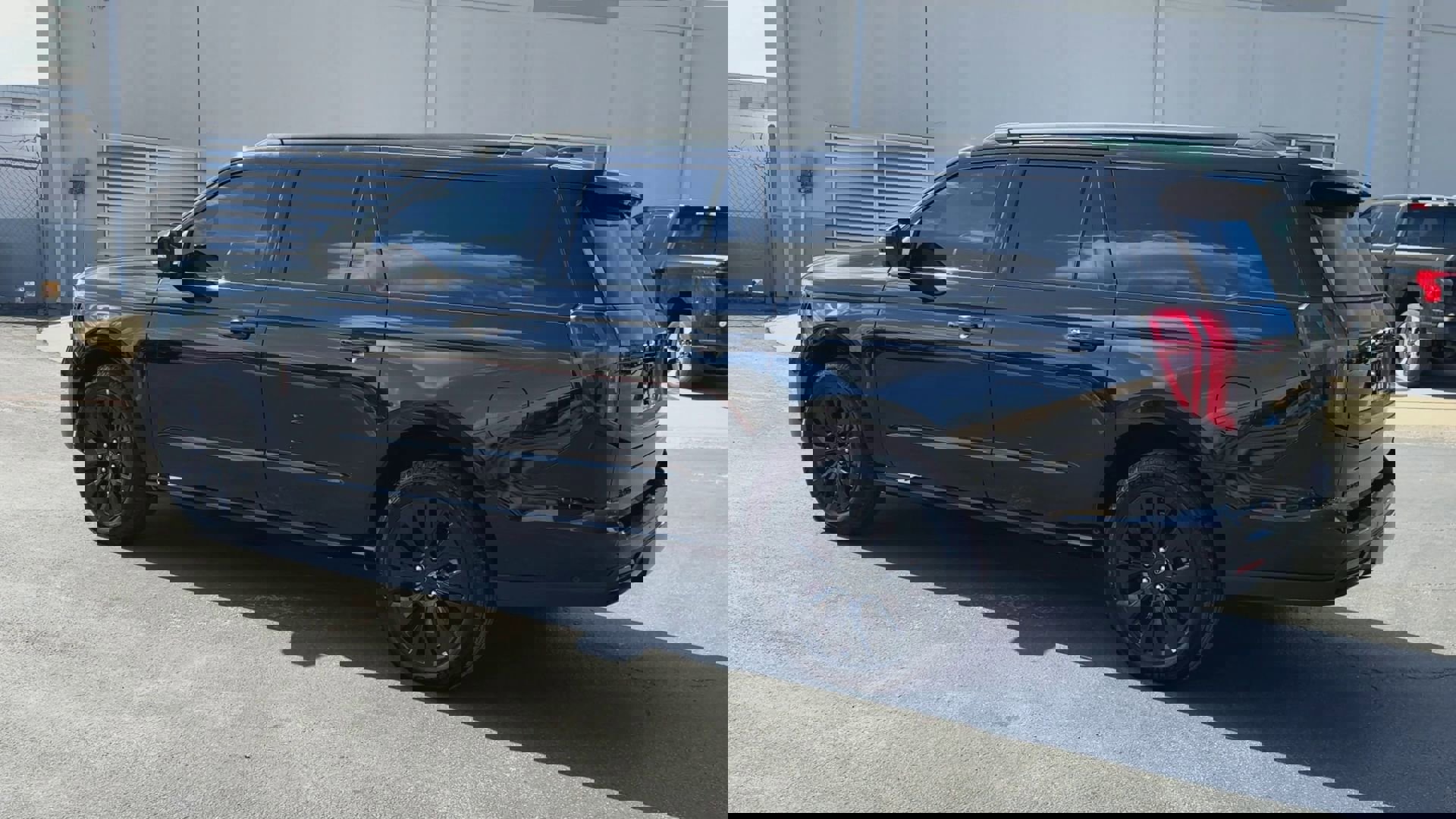 Certified 2025 Ford Expedition Max Platinum w/ Stealth Appearance Package image 6