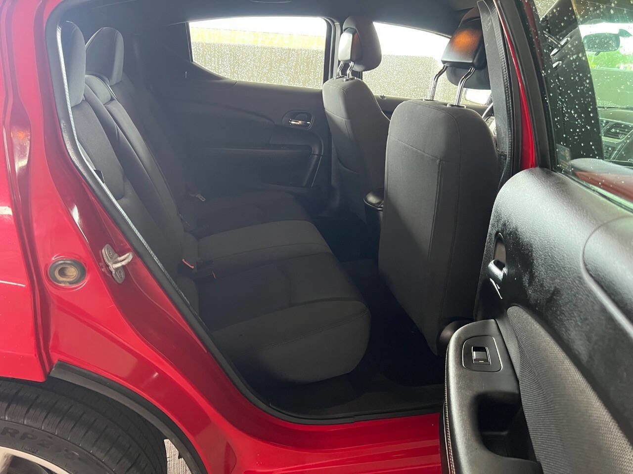 Used 2013 Dodge Avenger SE FWD image 15