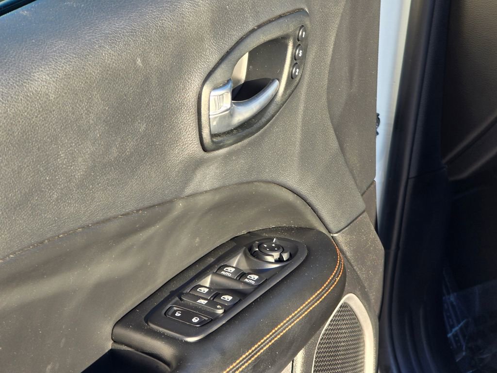 Used 2021 Jeep Compass Limited w/ Sun and Sound Group image 39