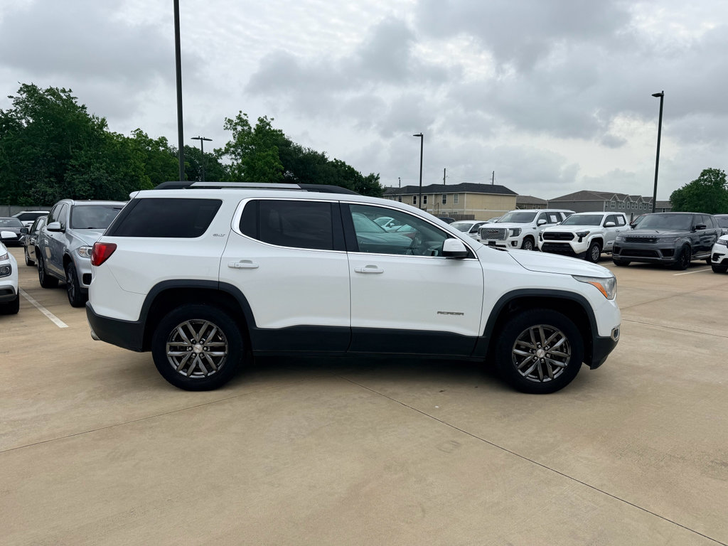 Used 2017 GMC Acadia SLT FWD image 2