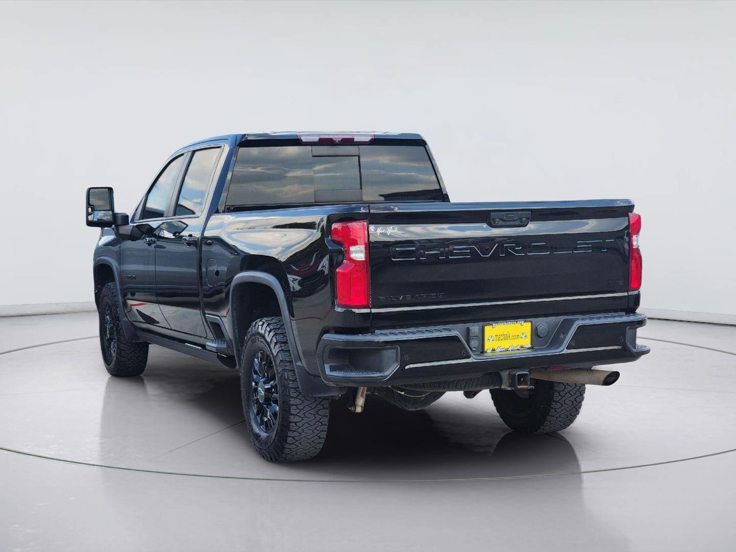 Used 2023 Chevrolet Silverado 2500 LTZ w/ LTZ Plus Package AWD/4WD image 7