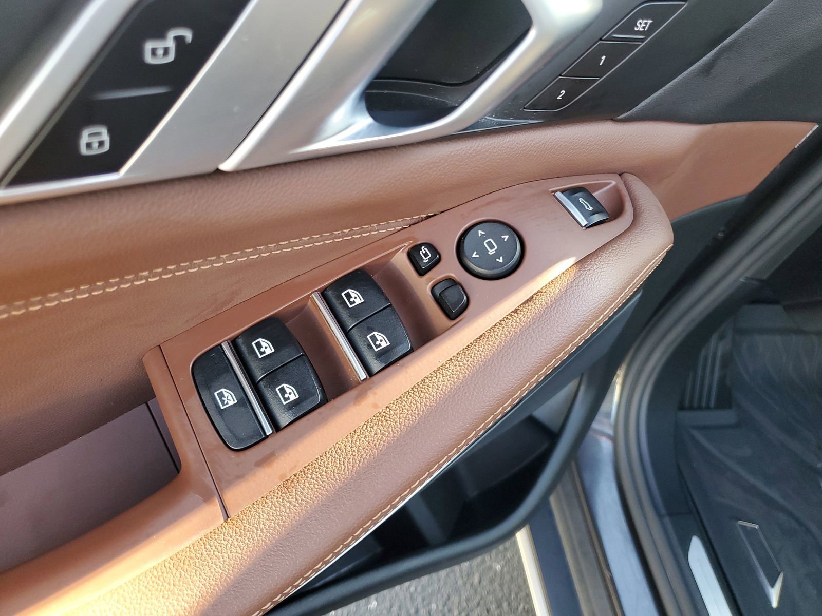 Used 2020 BMW X5 sDrive40i w/ Premium Package image 9