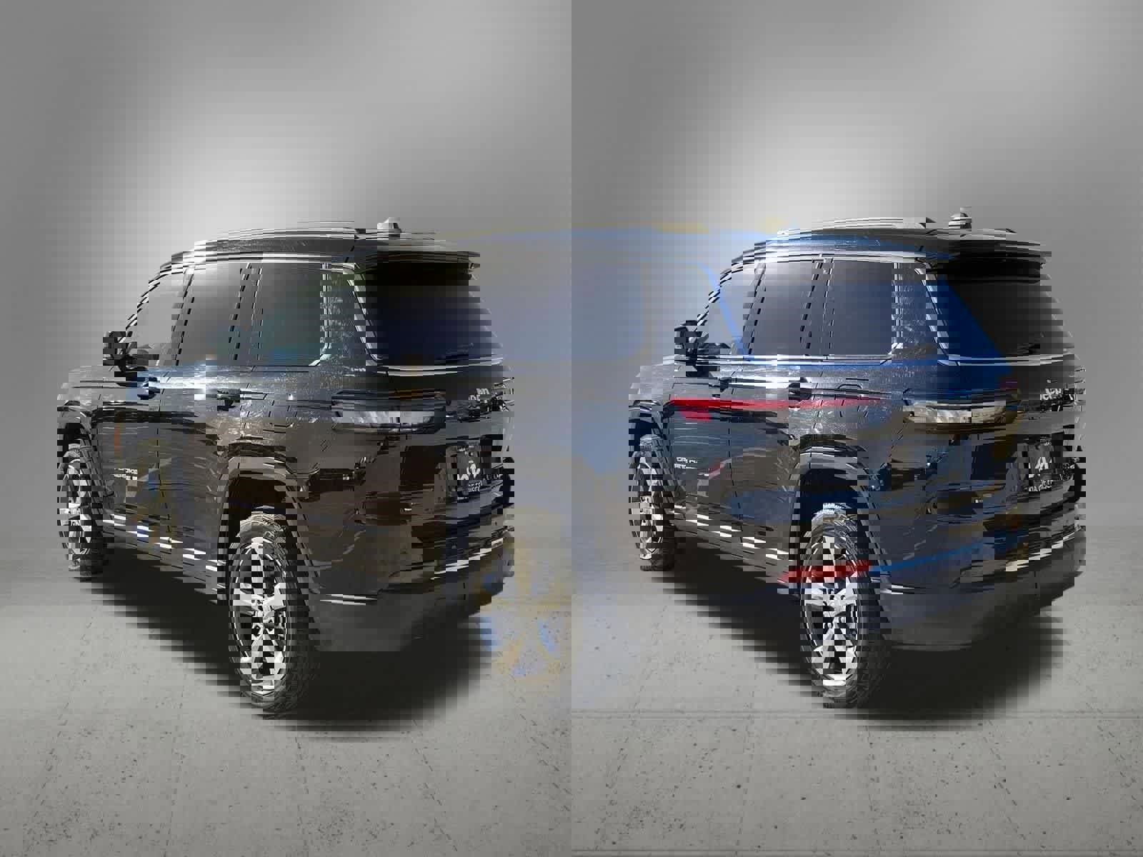 Used 2022 Jeep Grand Cherokee L Limited image 4