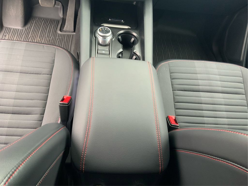 Used 2025 Ford Explorer ST-Line w/ ST-Line Street Pack image 17