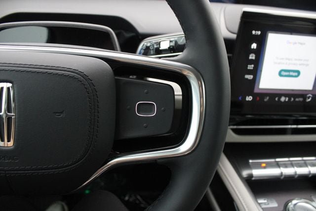 New 2026 Lincoln Nautilus Premier AWD/4WD image 13