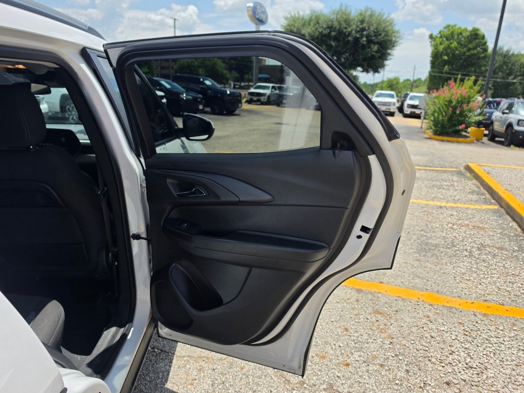 Used 2024 Chevrolet TrailBlazer LT w/ Driver Confidence Package FWD image 18