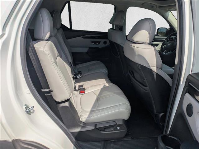 Used 2024 Honda Pilot Touring image 18