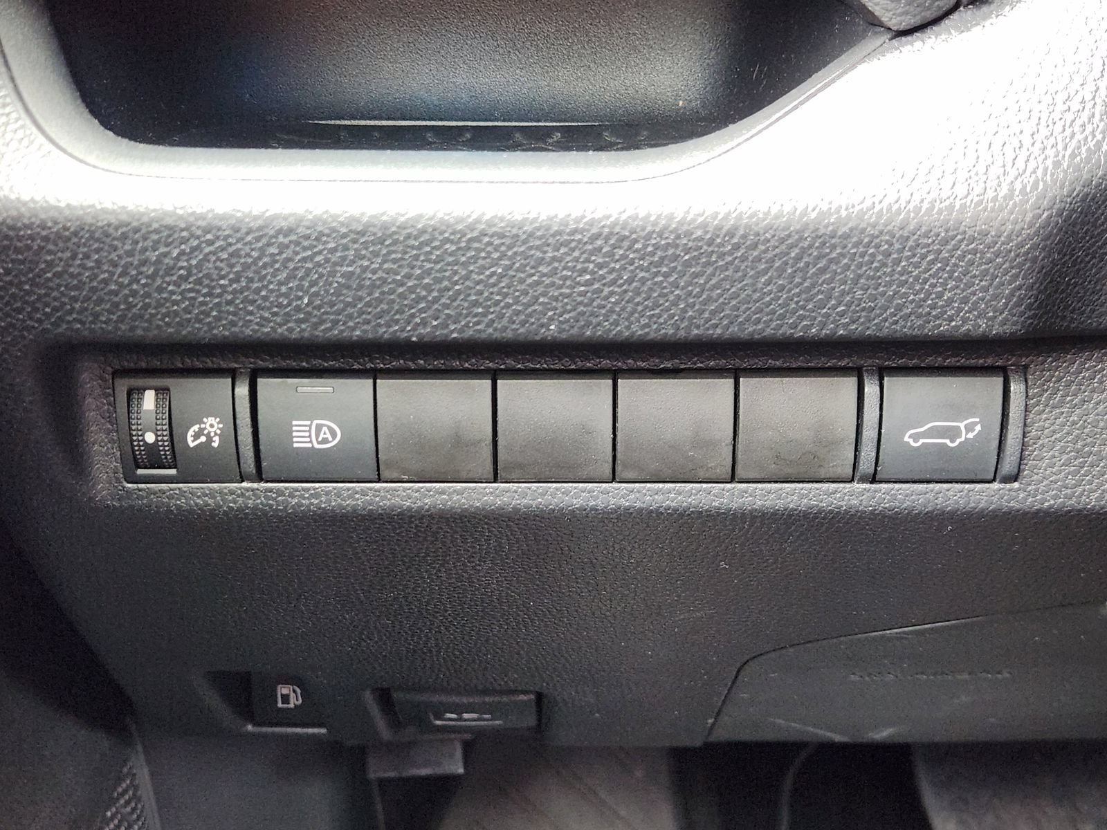 Used 2023 Toyota RAV4 XSE AWD/4WD image 27