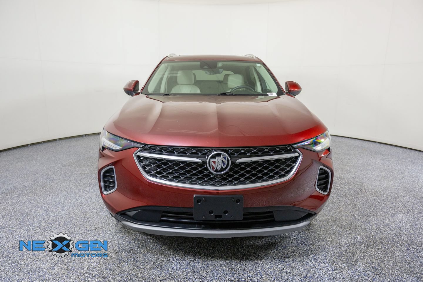 Used 2022 Buick Envision Avenir w/ Technology Package II FWD image 2